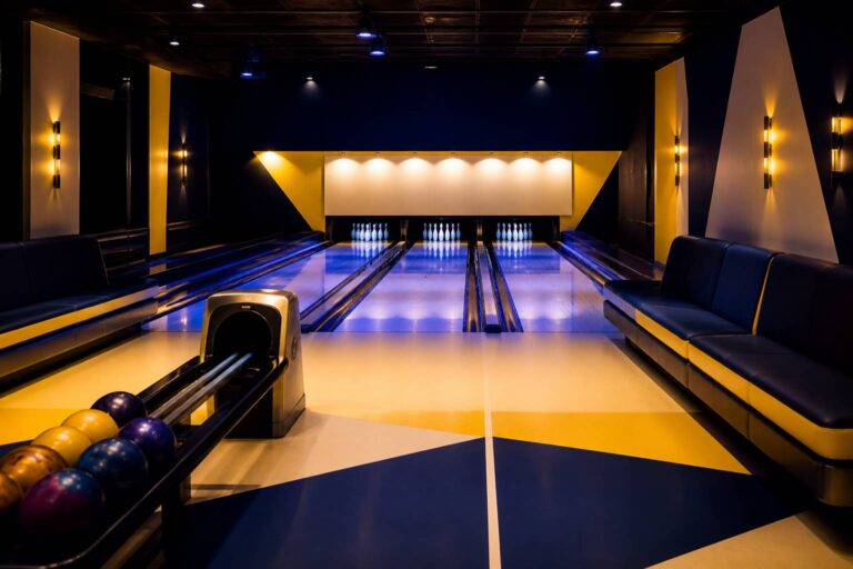 Bowling en soirée : horaires, tarifs nocturnes et accès
